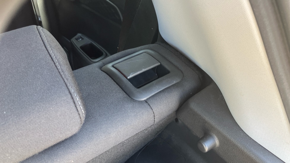 Hyundai i10 1.0 MPi Premium 5dr Petrol Hatchback - Image 40