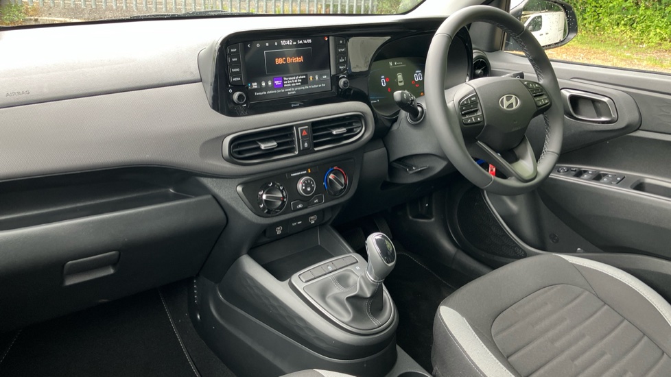 Hyundai i10 1.0 [63] Advance 5dr Auto [Nav] Petrol Hatchback - Image 9