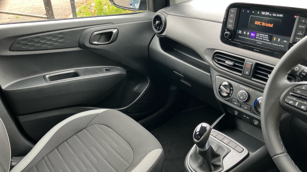 Hyundai i10 1.0 [63] Advance 5dr Auto [Nav] Petrol Hatchback - Image 14