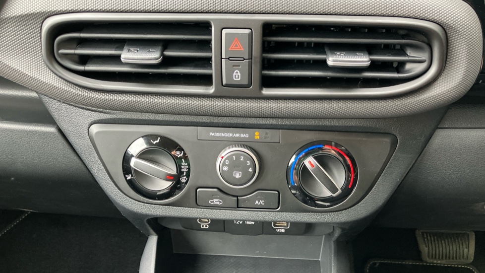 Hyundai i10 1.0 [63] Advance 5dr Auto [Nav] Petrol Hatchback - Image 27