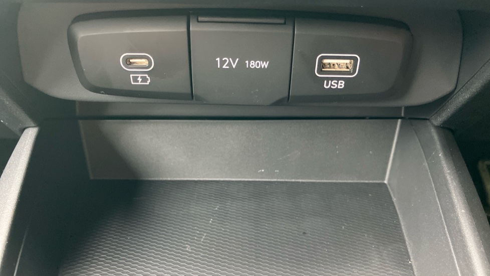 Hyundai i10 1.0 [63] Advance 5dr Auto [Nav] Petrol Hatchback - Image 28