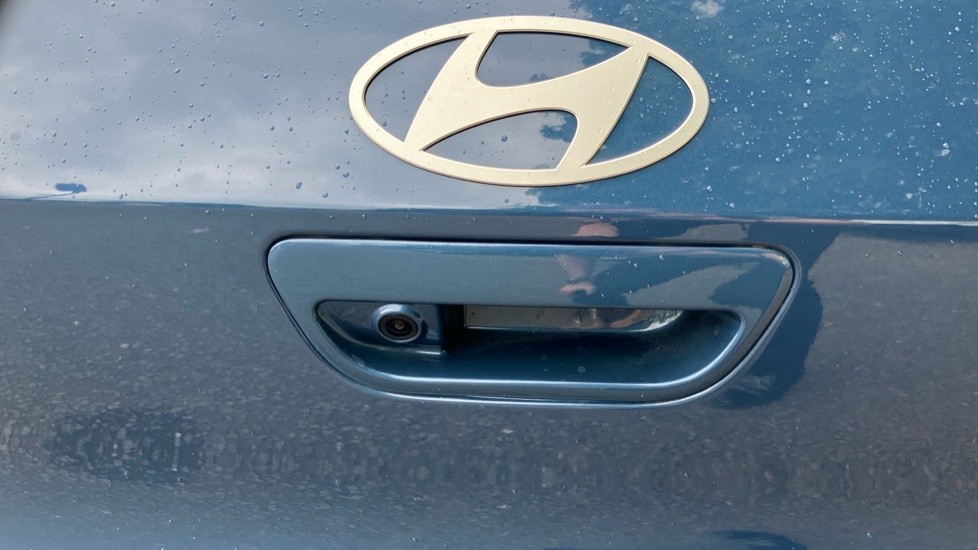 Hyundai i10 1.0 [63] Advance 5dr Auto [Nav] Petrol Hatchback - Image 38