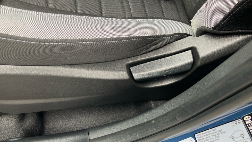 Hyundai i10 1.0 [63] Advance 5dr Auto [Nav] Petrol Hatchback - Image 46
