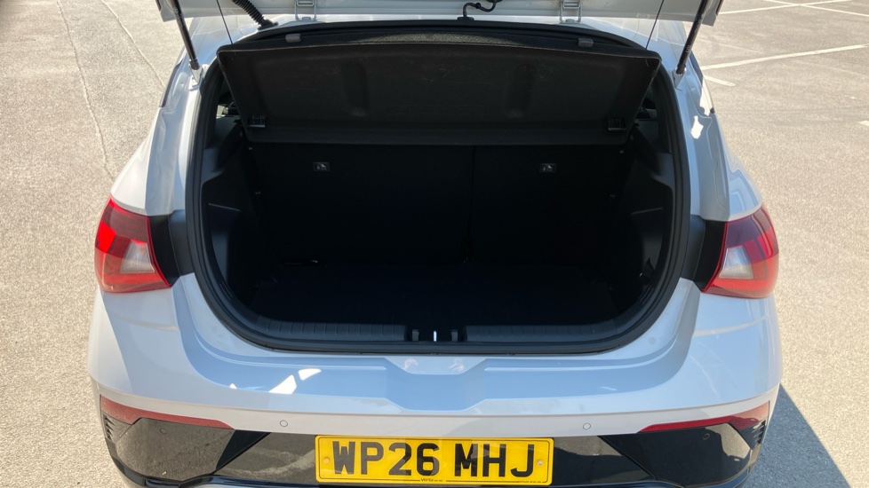 Hyundai i20 1.0T GDi 90 Black Line 5dr Petrol Hatchback - Image 4