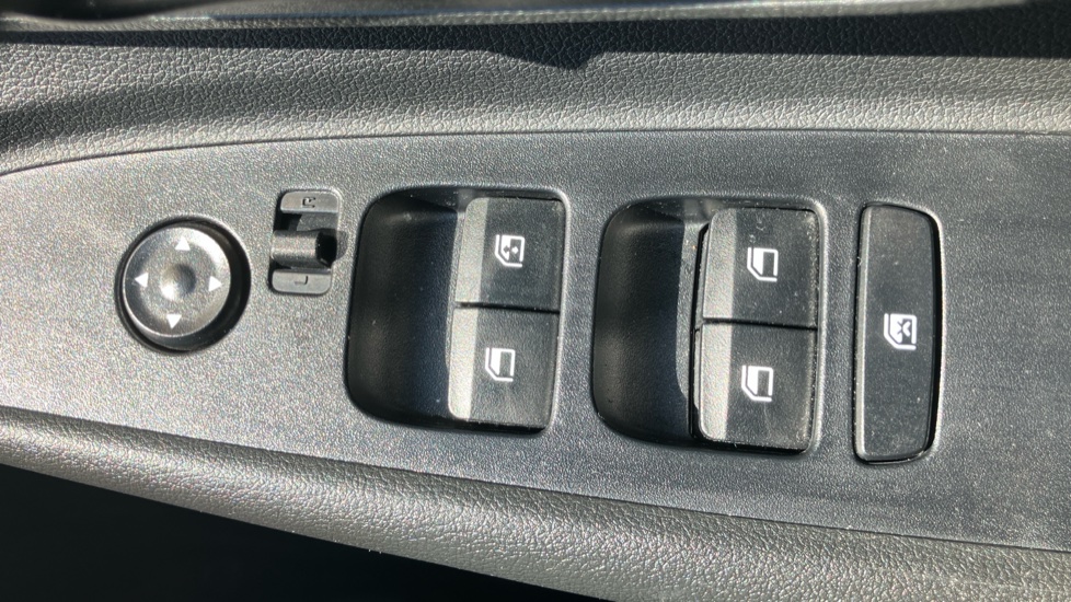 Hyundai i20 1.0T GDi 90 Black Line 5dr Petrol Hatchback - Image 35