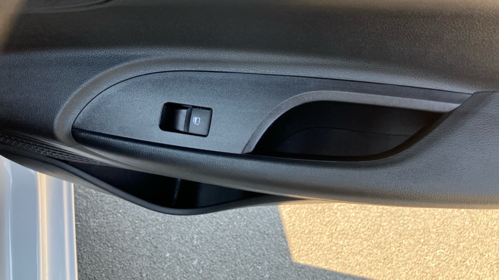 Hyundai i20 1.0T GDi 90 Black Line 5dr Petrol Hatchback - Image 39