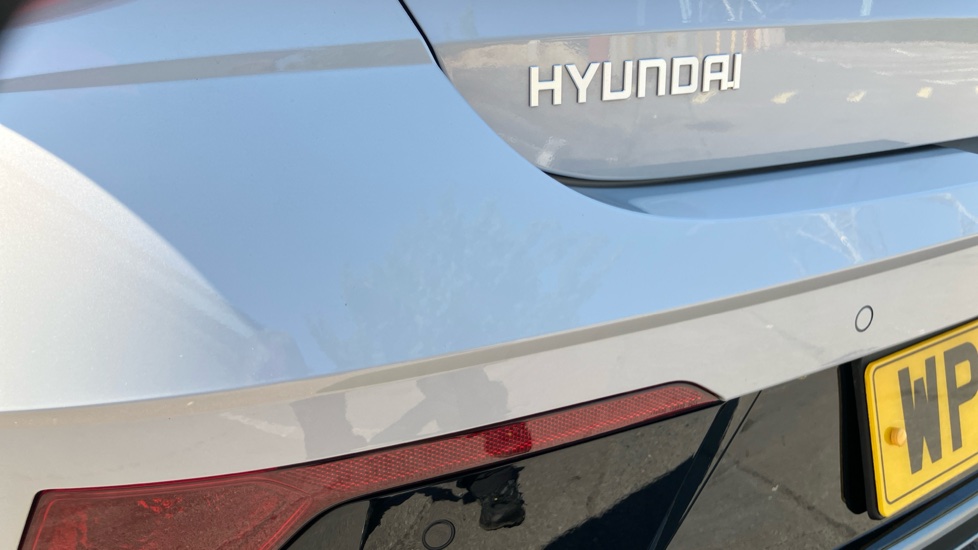 Hyundai i20 1.0T GDi 90 Black Line 5dr Petrol Hatchback - Image 50