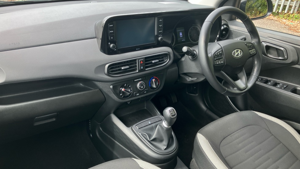 Hyundai i10 1.2 MPi SE Connect 5dr Petrol Hatchback - Image 9
