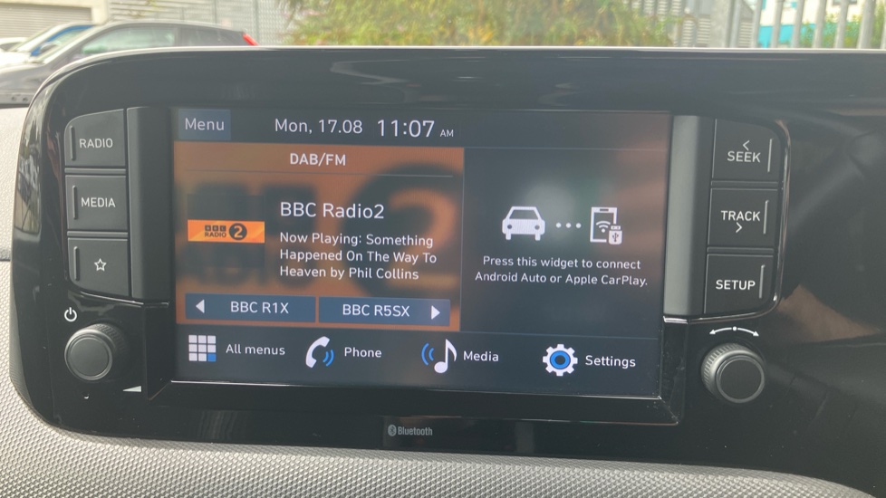 Hyundai i10 1.2 MPi SE Connect 5dr Petrol Hatchback - Image 12