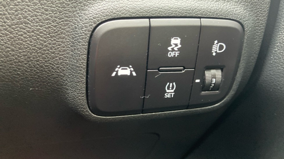 Hyundai i10 1.2 MPi SE Connect 5dr Petrol Hatchback - Image 25