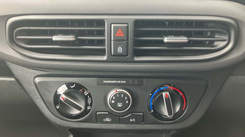 Hyundai i10 1.2 MPi SE Connect 5dr Petrol Hatchback - Image 27