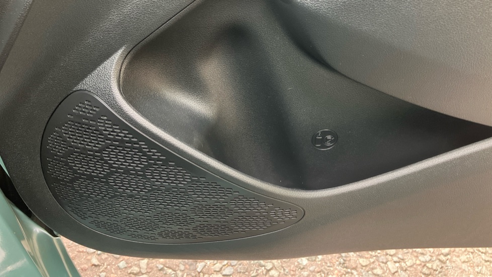 Hyundai i10 1.2 MPi SE Connect 5dr Petrol Hatchback - Image 36