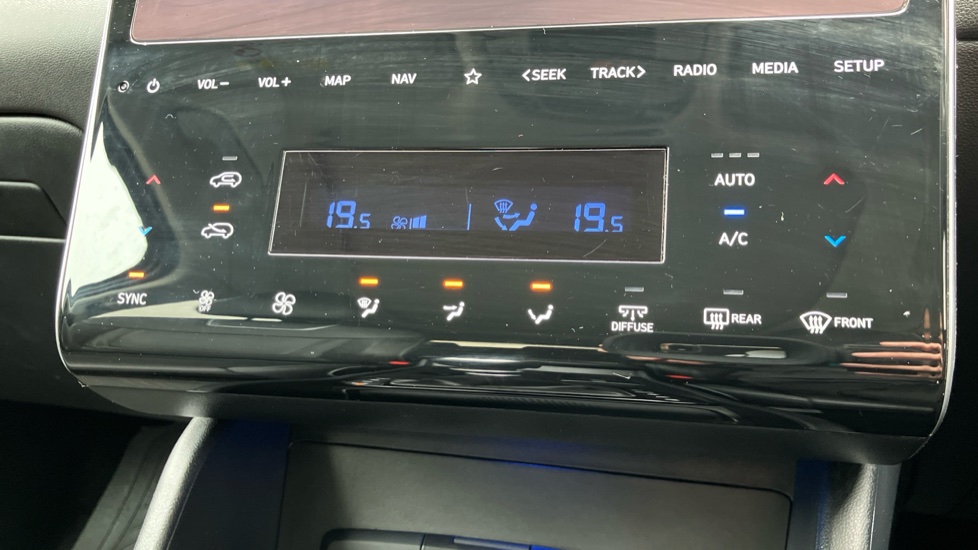 Hyundai TUCSON 1.6 TGDi Ultimate 5dr 2WD Petrol Estate - Image 29