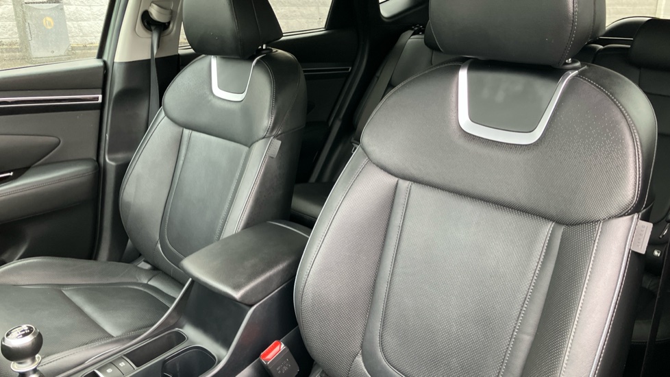 Hyundai TUCSON 1.6 TGDi Ultimate 5dr 2WD Petrol Estate - Image 53