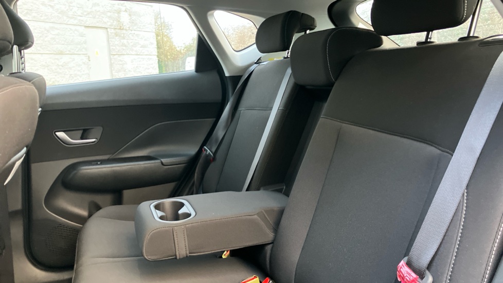 Hyundai KONA 1.6T 138 Advance 5dr DCT Petrol Hatchback - Image 32