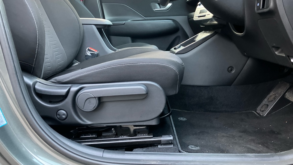 Hyundai KONA 1.6T 138 Advance 5dr DCT Petrol Hatchback - Image 37