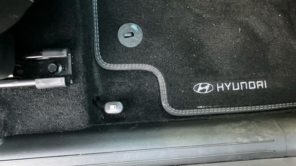 Hyundai KONA 1.6T 138 Advance 5dr DCT Petrol Hatchback - Image 38