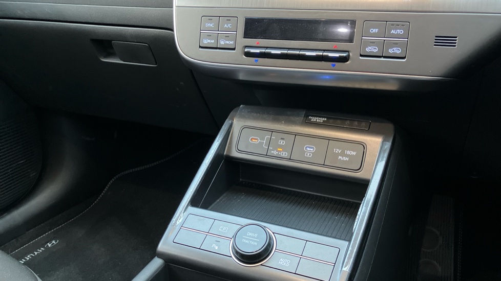 Hyundai KONA 1.6T 138 Advance 5dr DCT Petrol Hatchback - Image 44