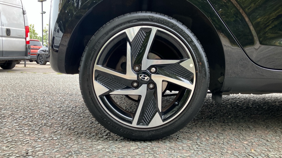 Hyundai i10 1.2 MPi Premium 5dr Auto Petrol Hatchback - Image 7