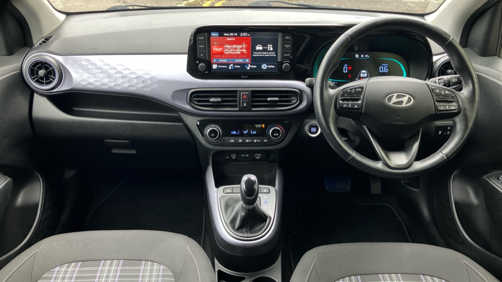 Hyundai i10 1.2 MPi Premium 5dr Auto Petrol Hatchback - Image 10