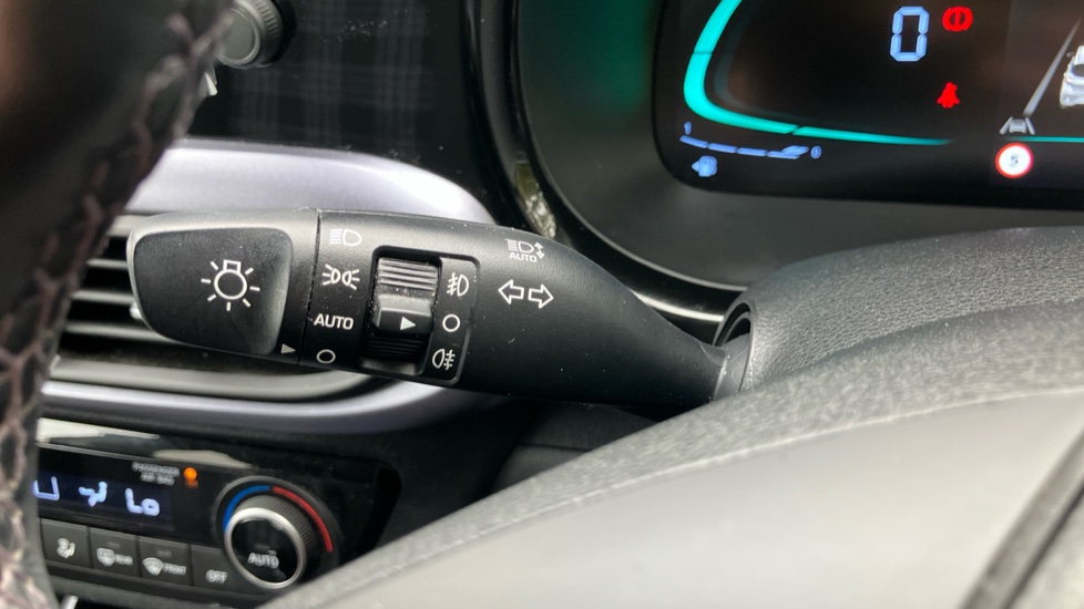 Hyundai i10 1.2 MPi Premium 5dr Auto Petrol Hatchback - Image 26