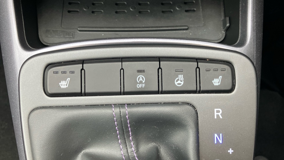 Hyundai i10 1.2 MPi Premium 5dr Auto Petrol Hatchback - Image 30