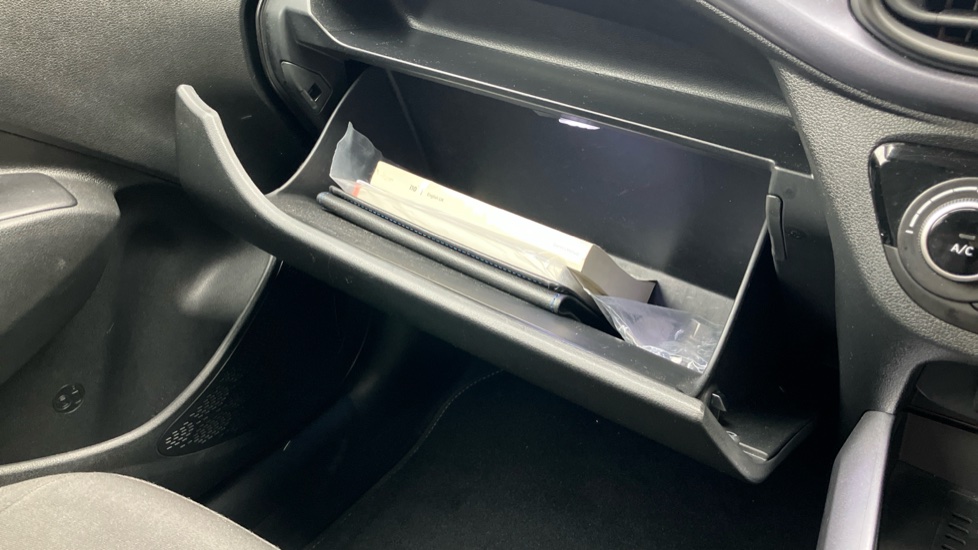 Hyundai i10 1.2 MPi Premium 5dr Auto Petrol Hatchback - Image 32