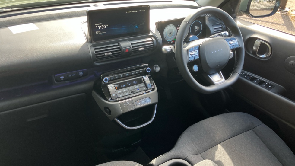 Hyundai INSTER 85kW 02 49kWh 5dr Auto Electric Hatchback - Image 9