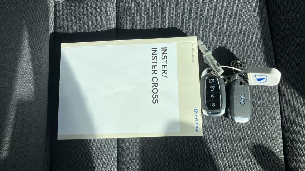 Hyundai INSTER 85kW 02 49kWh 5dr Auto Electric Hatchback - Image 19