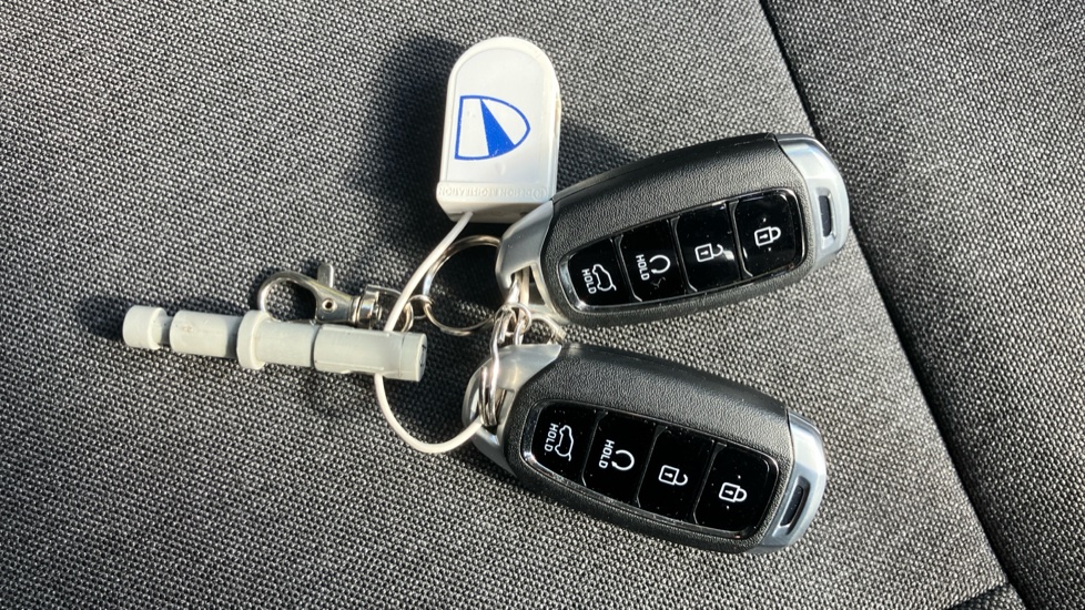 Hyundai INSTER 85kW 02 49kWh 5dr Auto Electric Hatchback - Image 20
