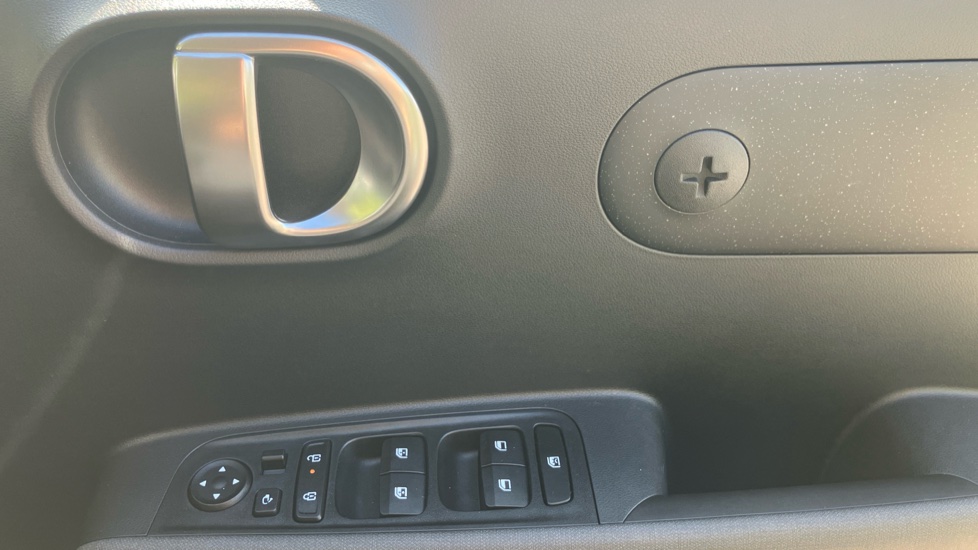 Hyundai INSTER 85kW 02 49kWh 5dr Auto Electric Hatchback - Image 37