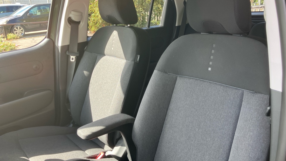 Hyundai INSTER 85kW 02 49kWh 5dr Auto Electric Hatchback - Image 45