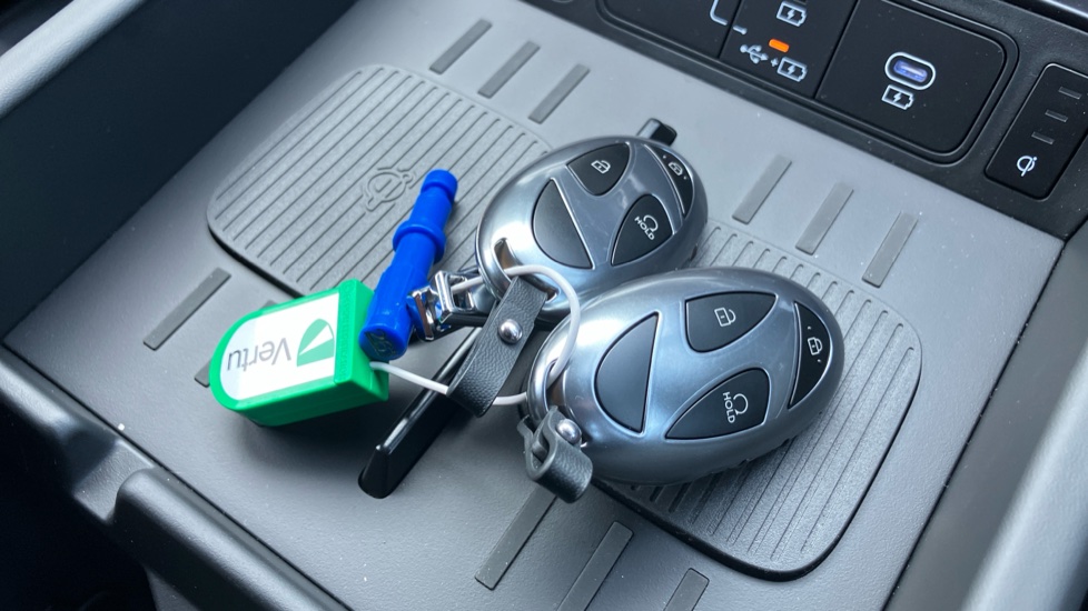Hyundai SANTA FE 1.6 TGDi Plug-in Hybrid Calligraphy 5dr 4WD Auto Estate - Image 20