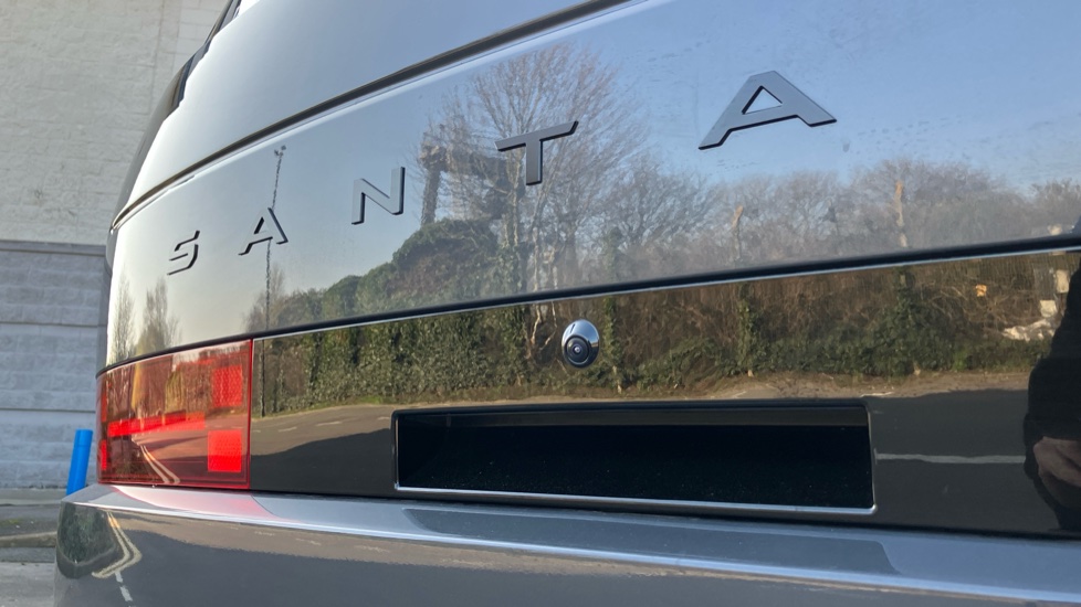 Hyundai SANTA FE 1.6 TGDi Plug-in Hybrid Calligraphy 5dr 4WD Auto Estate - Image 30