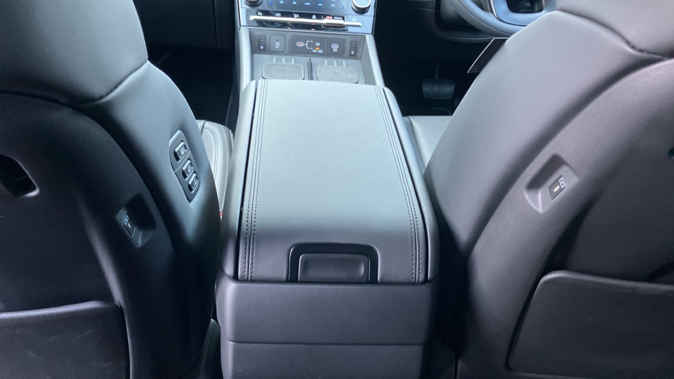 Hyundai SANTA FE 1.6 TGDi Plug-in Hybrid Calligraphy 5dr 4WD Auto Estate - Image 34