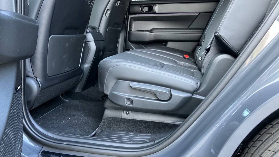 Hyundai SANTA FE 1.6 TGDi Plug-in Hybrid Calligraphy 5dr 4WD Auto Estate - Image 35