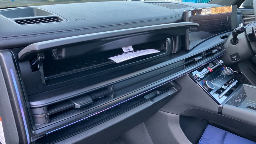 Hyundai SANTA FE 1.6 TGDi Plug-in Hybrid Calligraphy 5dr 4WD Auto Estate - Image 37