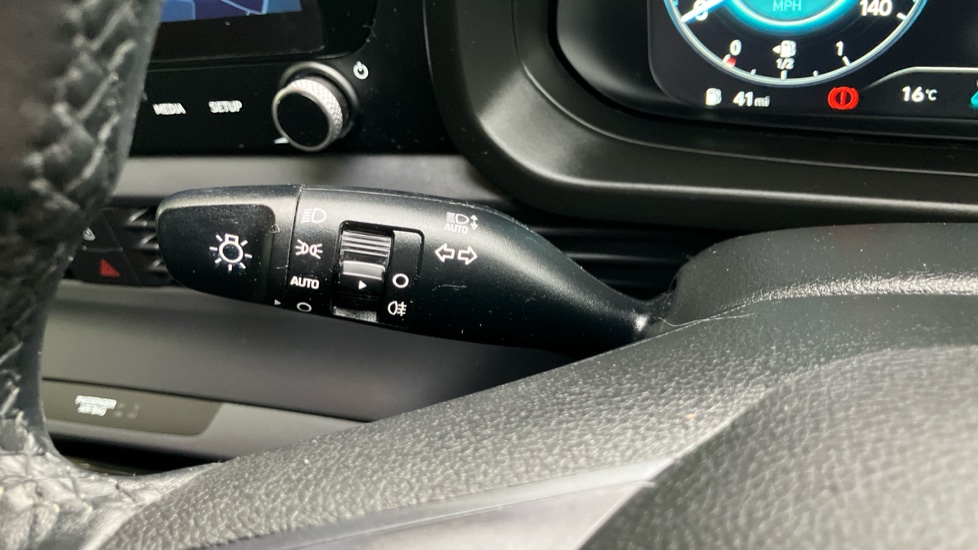 Hyundai BAYON 1.0 TGDi 48V MHEV Premium 5dr Petrol Hatchback - Image 27