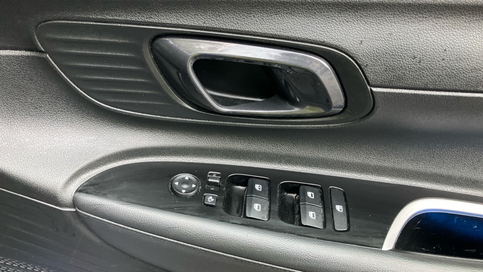 Hyundai BAYON 1.0 TGDi 48V MHEV Premium 5dr Petrol Hatchback - Image 37