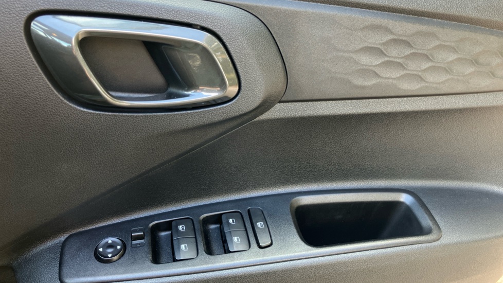 Hyundai i10 1.0 [63] Advance 5dr [Nav] Petrol Hatchback - Image 37
