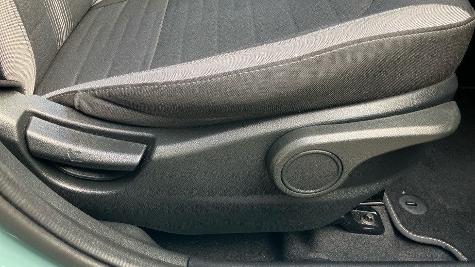 Hyundai i10 1.0 [63] Advance 5dr [Nav] Petrol Hatchback - Image 39