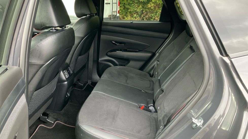 Hyundai TUCSON 1.6T Hybrid N Line S 5dr Auto Hybrid Estate - Image 16