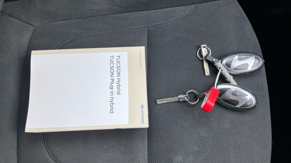 Hyundai TUCSON 1.6T Hybrid N Line S 5dr Auto Hybrid Estate - Image 19