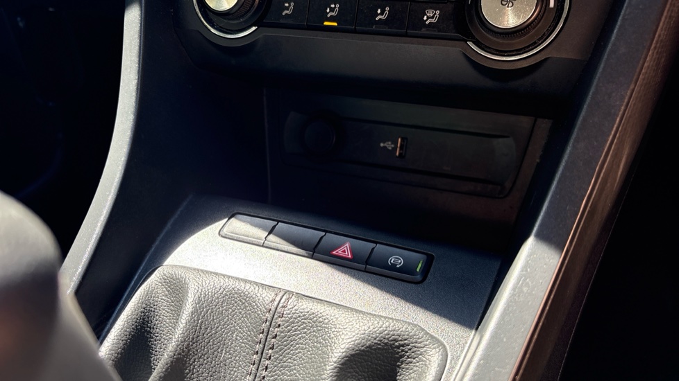 MG MG3 1.5 VTi-TECH Exclusive 5dr [Navigation] Petrol Hatchback - Image 35