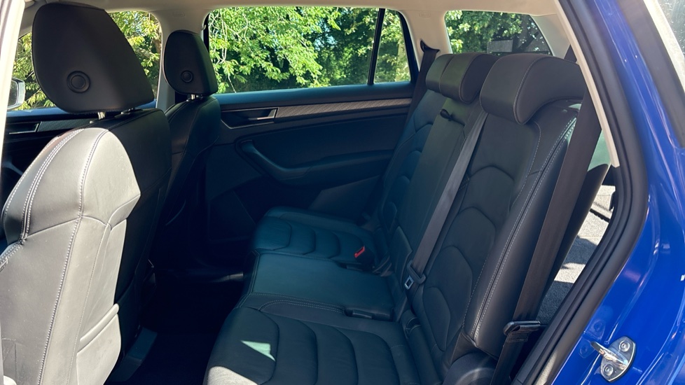Skoda Kodiaq 2.0 TDI SE L Executive 5dr DSG [7 Seat] Diesel Estate - Image 16