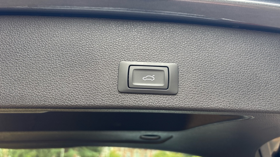 Audi Q2 35 TFSI S Line 5dr S Tronic Petrol Estate - Image 50