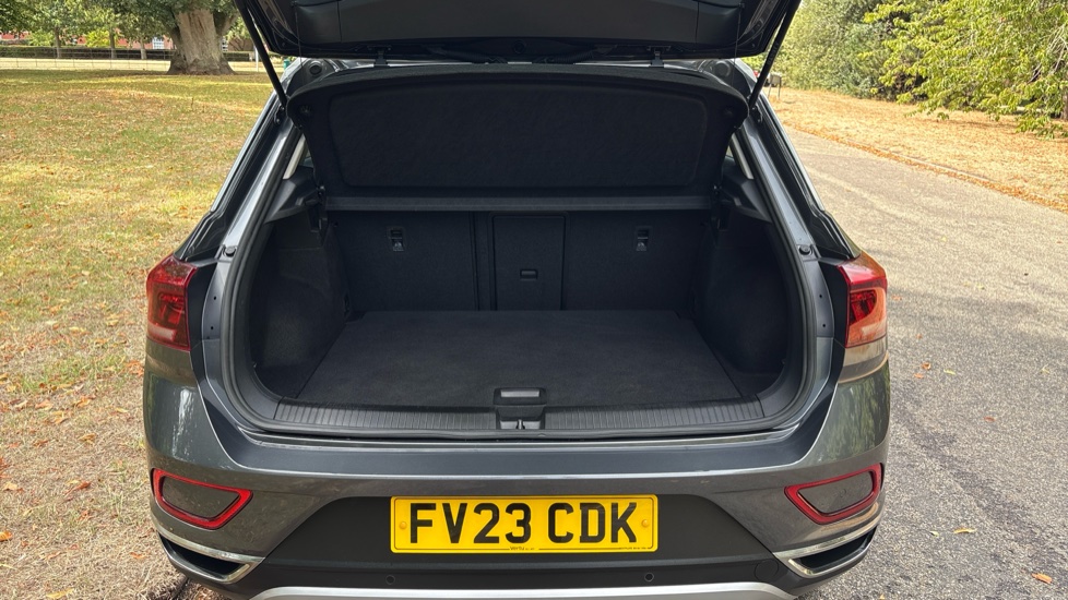 Volkswagen T-Roc 1.5 TSI Style 5dr DSG Petrol Hatchback - Image 4