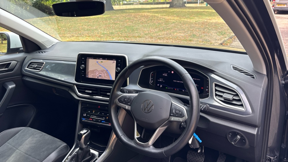 Volkswagen T-Roc 1.5 TSI Style 5dr DSG Petrol Hatchback - Image 11