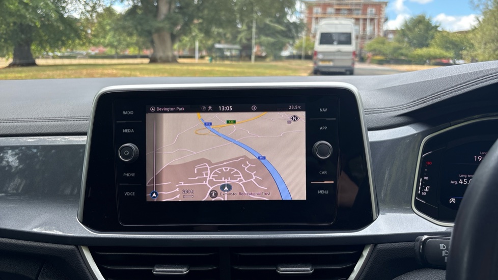 Volkswagen T-Roc 1.5 TSI Style 5dr DSG Petrol Hatchback - Image 12