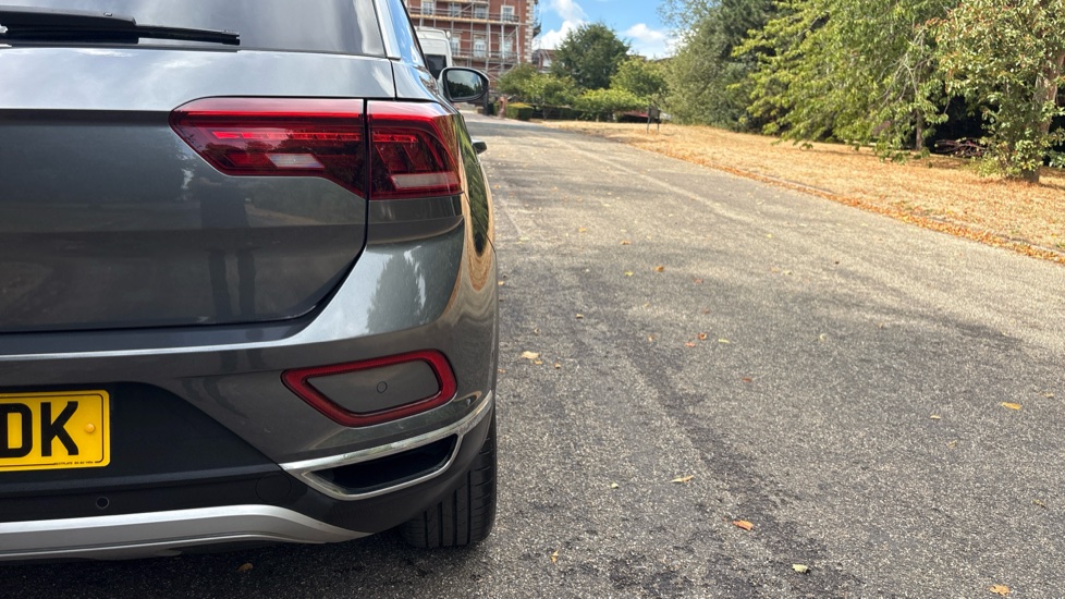 Volkswagen T-Roc 1.5 TSI Style 5dr DSG Petrol Hatchback - Image 28
